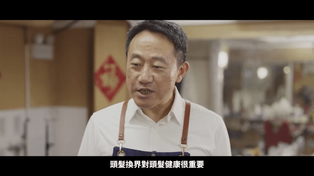 關長陳子達一人分飾兩角。海關FB 關長陳子達一人分飾兩角。海關FB