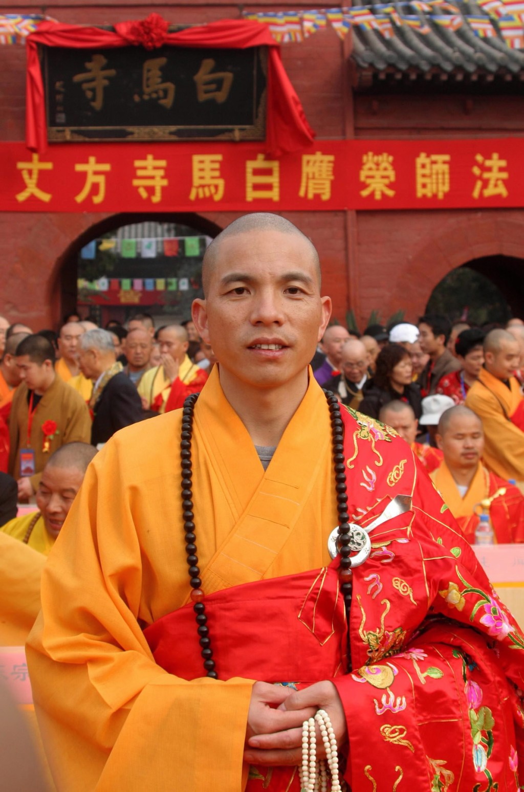 2005年11月,印樂法師(前左)晉陞為河南洛陽白馬寺方丈。新華社 2005年11月,印樂法師(前左)晉陞為河南洛陽白馬寺方丈。新華社