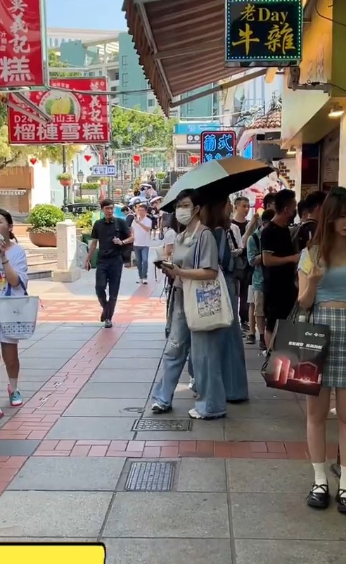 陈法蓉被王晶翻旧帐仍无损她与闺密去澳门玩。