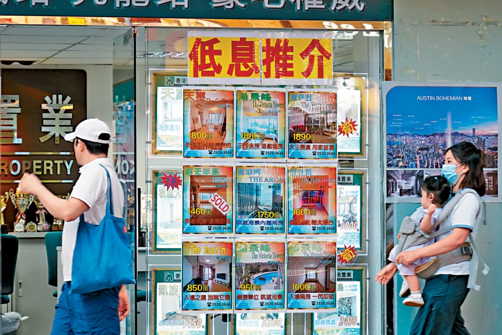 新盤重啟銷售步伐，搶佔市場焦點及購買力，加上業主叫價態度企穩，影響屋苑睇樓氣氛。