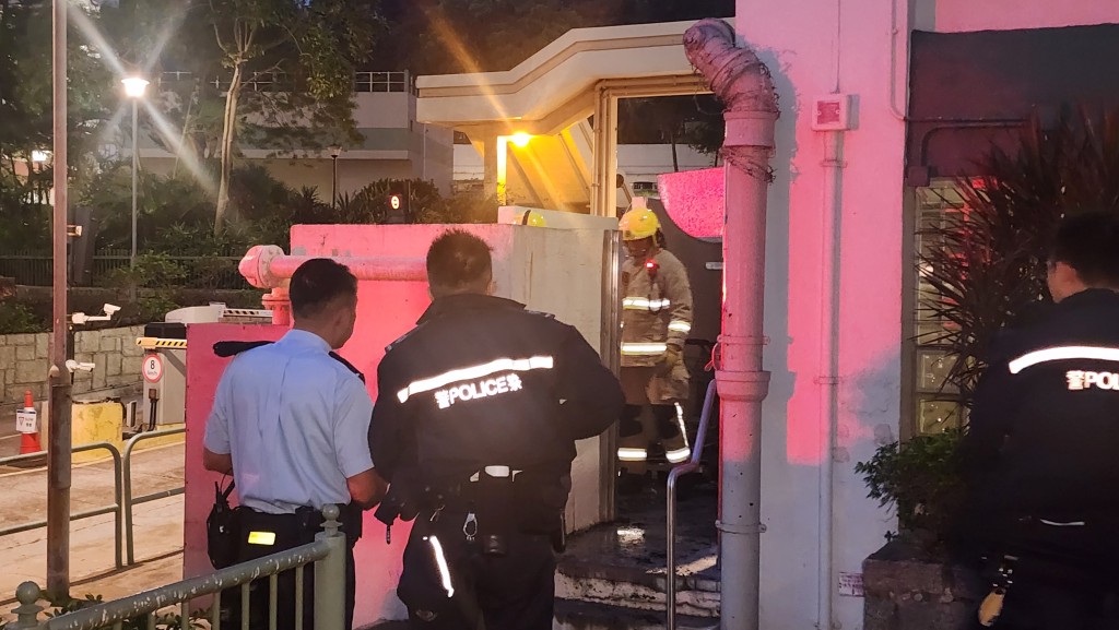 消防到場將火救熄。