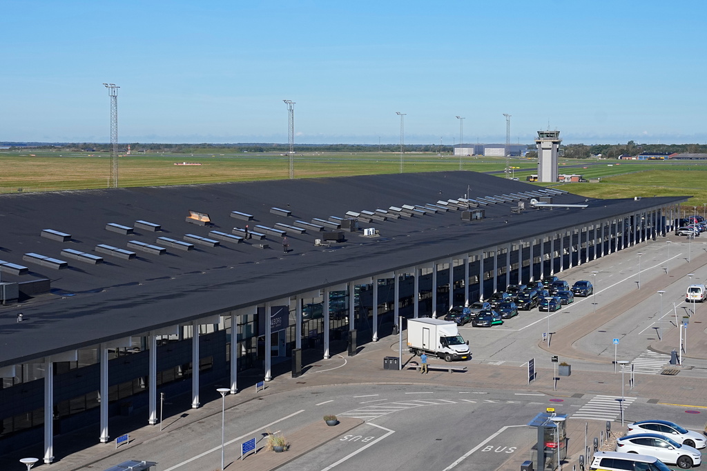 哥本哈根國際機場早前因空域出現大型無人機而一度關閉數小時。美聯社
