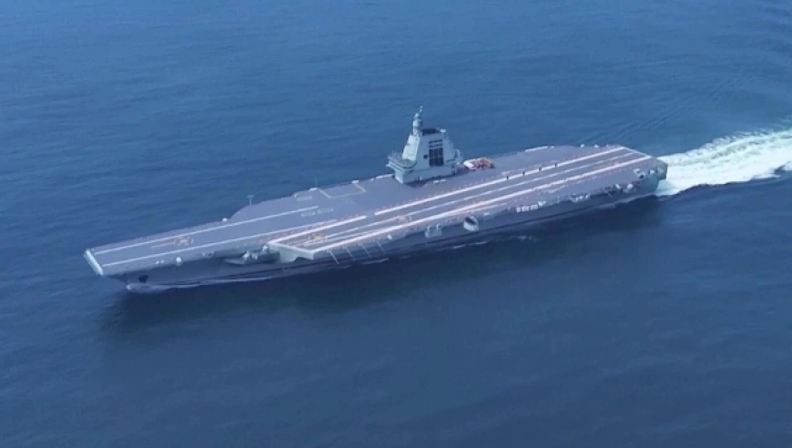 福建艦通過台海,赴南海開展科研試驗和訓練任務。 福建艦通過台海,赴南海開展科研試驗和訓練任務。