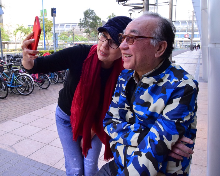 鹏哥在圈中有好多朋友仔爱锡，阿戚是其中之一。（资料图片）