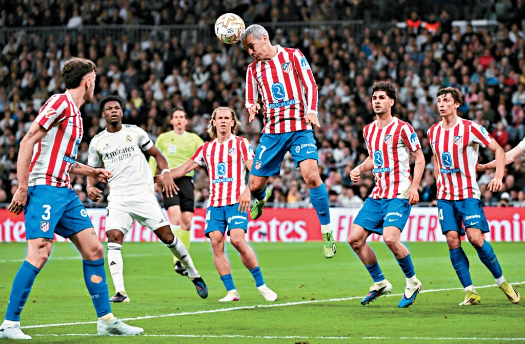 基沙文（中）前後效力馬體會10年。