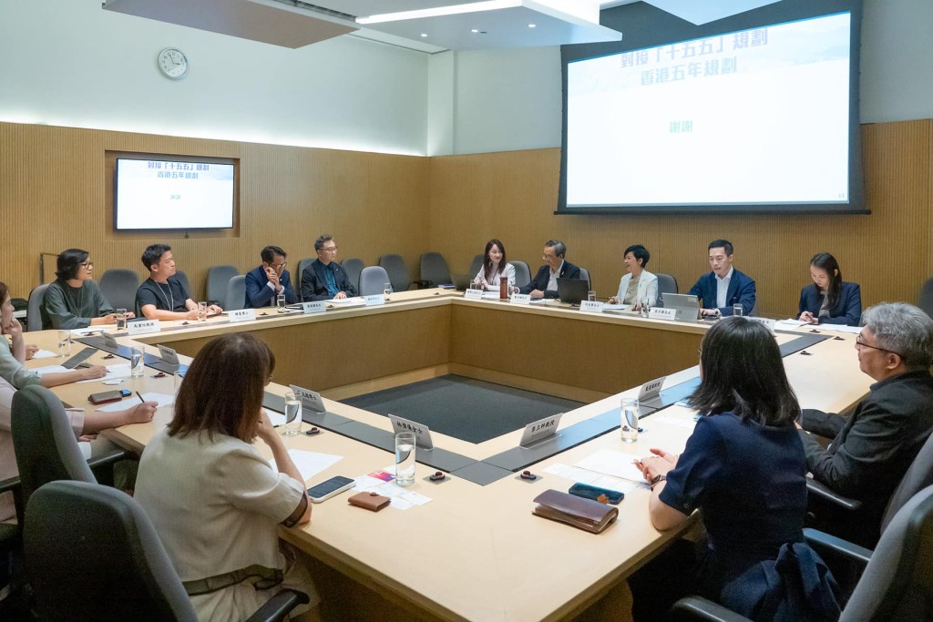 大學、科研機構、業界議會和專業訓練機構等出席交流會。何永賢fb 大學、科研機構、業界議會和專業訓練機構等出席交流會。何永賢fb