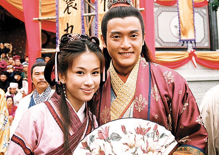魏駿傑在TVB劇《金裝四大才子》飾演周文賓，與文頌嫻合演情侶。