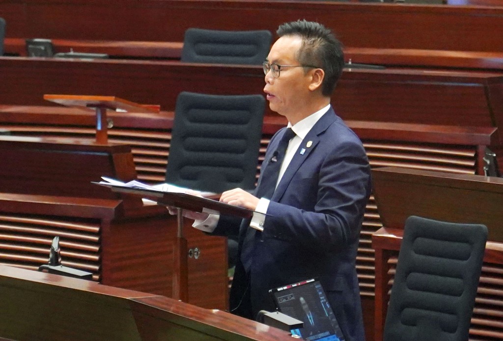 立法會公務員及資助機構員工事務委員會委員、前土木工程署署長卜國明。資料圖片