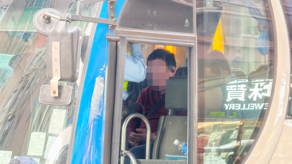 司機接受調查。 司機接受調查。