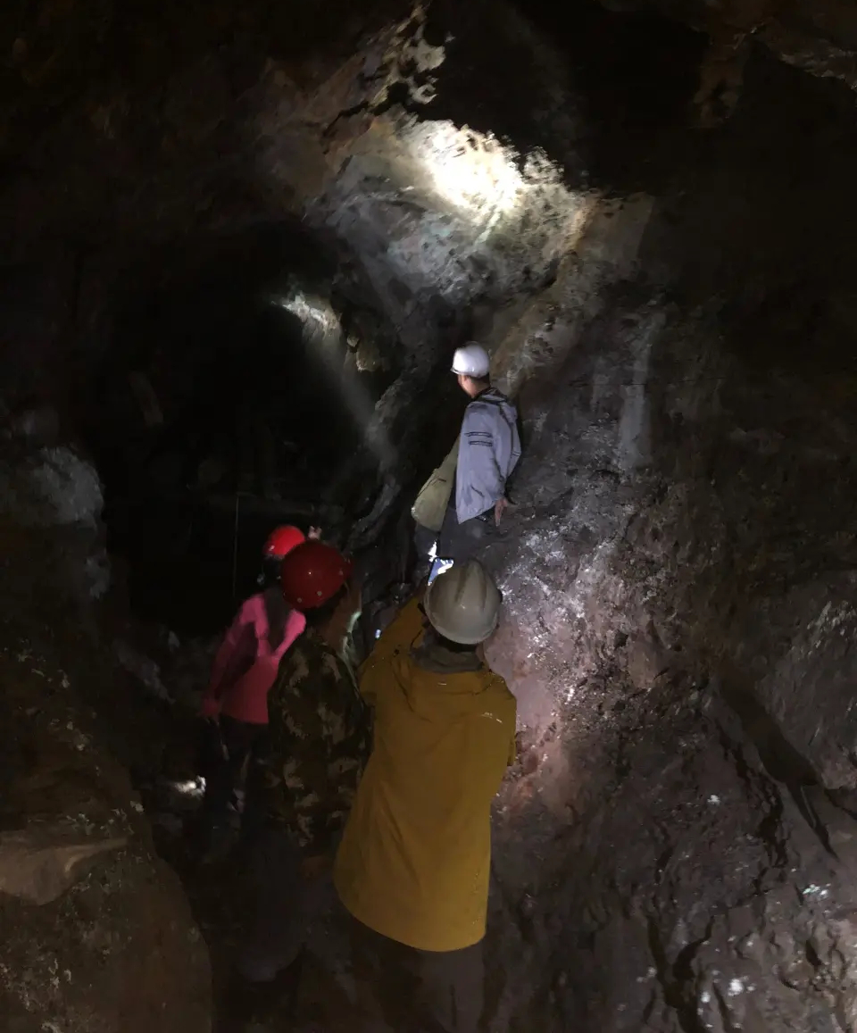 中國發現一種新礦物,正式命名為「金秀礦」。央視截圖 中國發現一種新礦物,正式命名為「金秀礦」。央視截圖