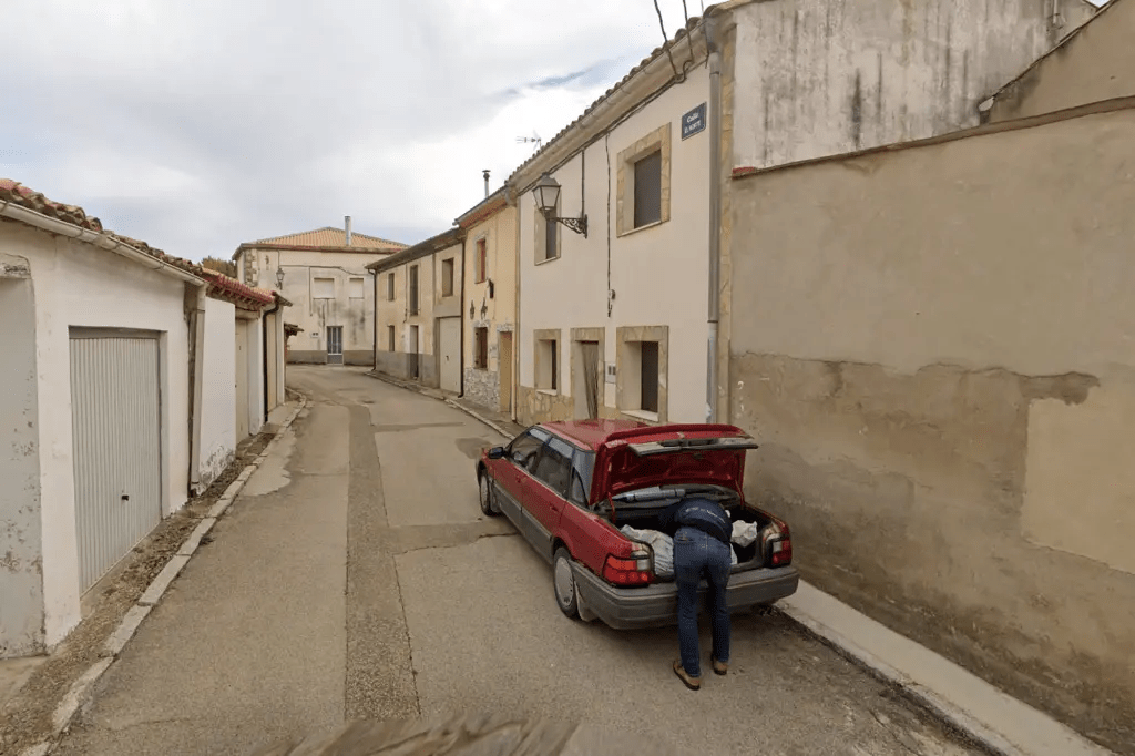 Google Maps街景畫面捕捉到疑犯藏屍的情況。（Google Street View）