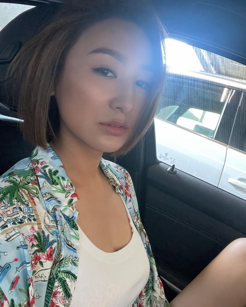 她最近忙於拍攝新劇。