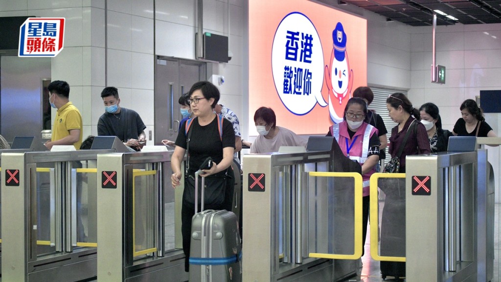 田北辰指上周高铁香港段列车延误两小时是不可接受。资料图片