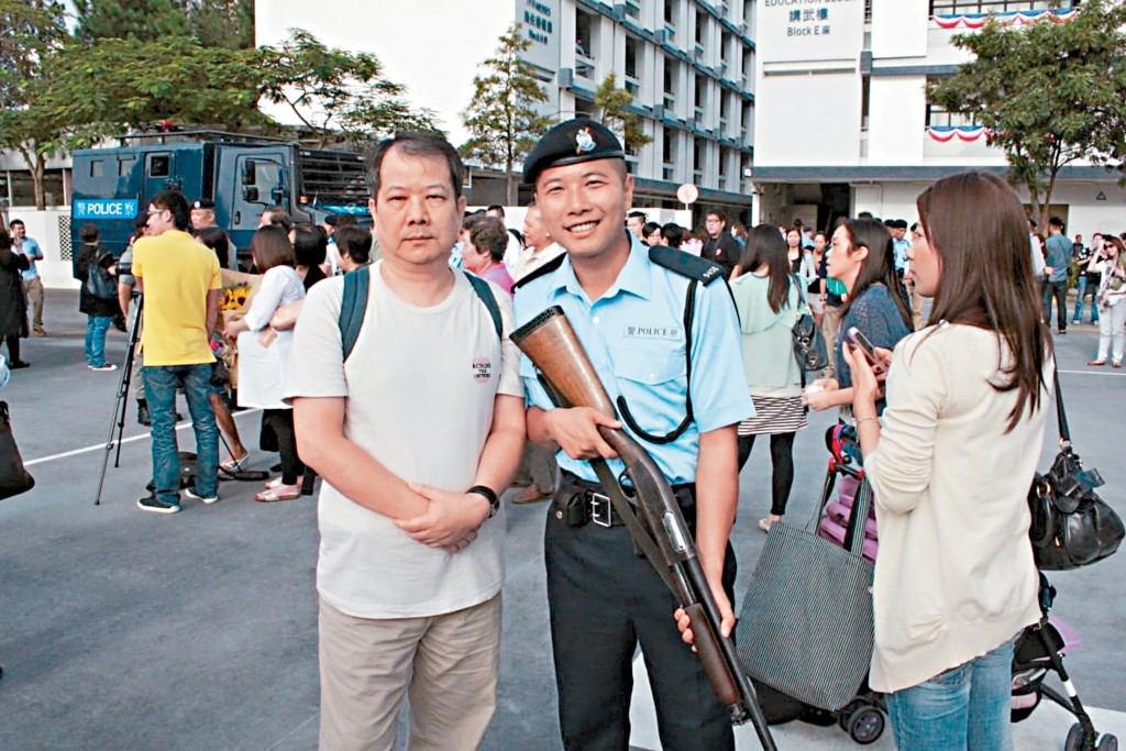 警員蔡家駿在警長父親的耳濡目染下,自幼立志投身警隊。