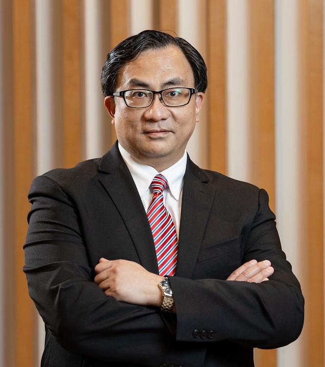 亚洲儿童传染病学会前会长及执行委员、儿童免疫、过敏及传染病科专科关日华医生 亚洲儿童传染病学会前会长及执行委员、儿童免疫、过敏及传染病科专科关日华医生