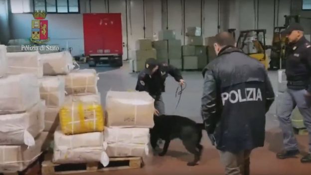 意大利警方搗破華人黑幫。網上圖片