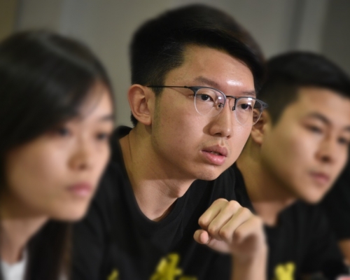 張崑陽（中）宣布和家人斷絕關係。資料圖片