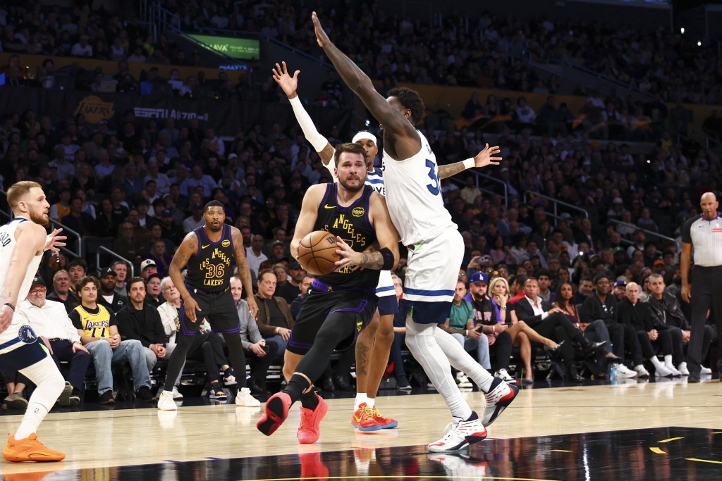 當積對木狼一戰中轟入31分11助11籃板。AFP