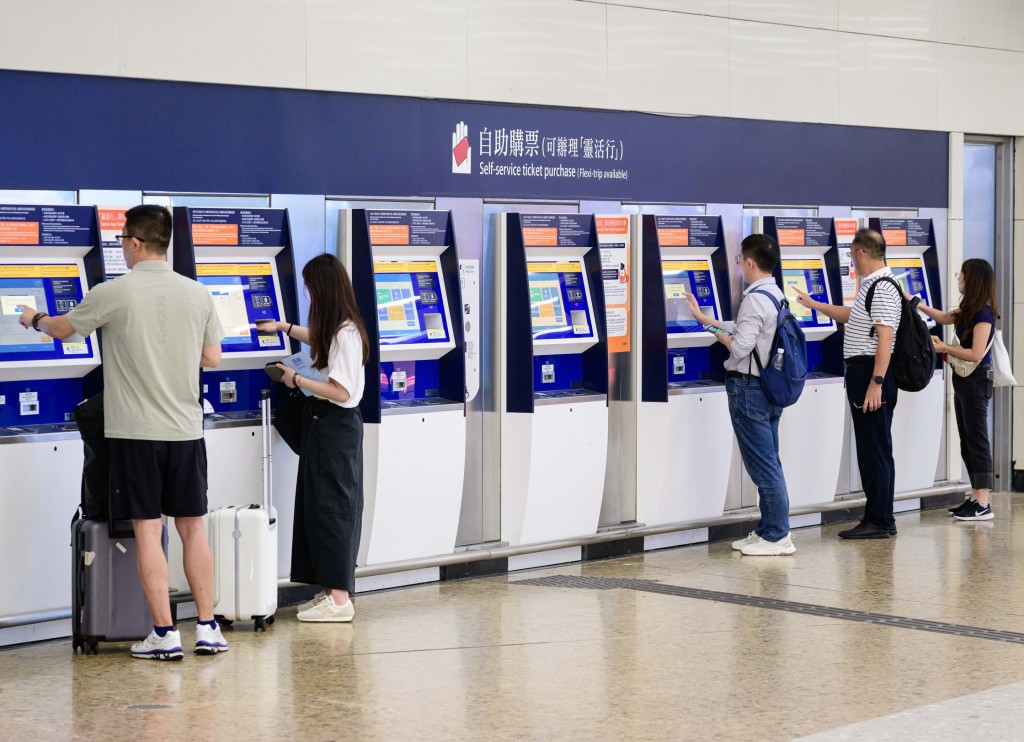 高鐵(香港段)今年首8個月已接載超過2000萬人次乘客,按年顯著增長近兩成。 高鐵(香港段)今年首8個月已接載超過2000萬人次乘客,按年顯著增長近兩成。