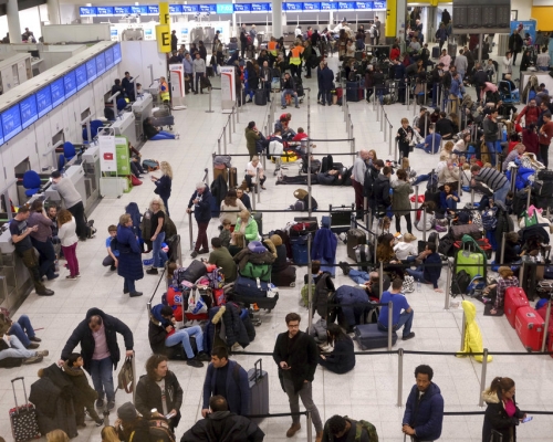 英國吉域機場關閉32小時重開。AP