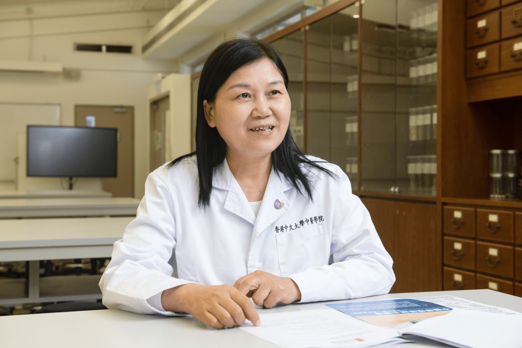 繆教授表示中大授課具國際認受性和各種優勢,有助學生迎接未來機遇。 繆教授表示中大授課具國際認受性和各種優勢,有助學生迎接未來機遇。