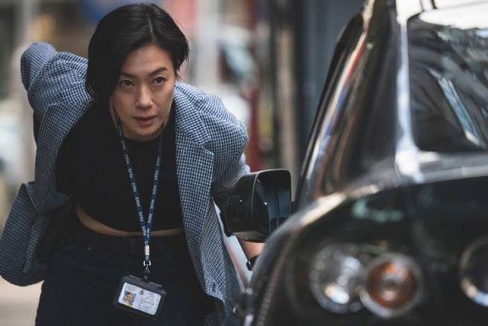 张可颐在贺岁电影《临时劫案》首次饰演警察角色。