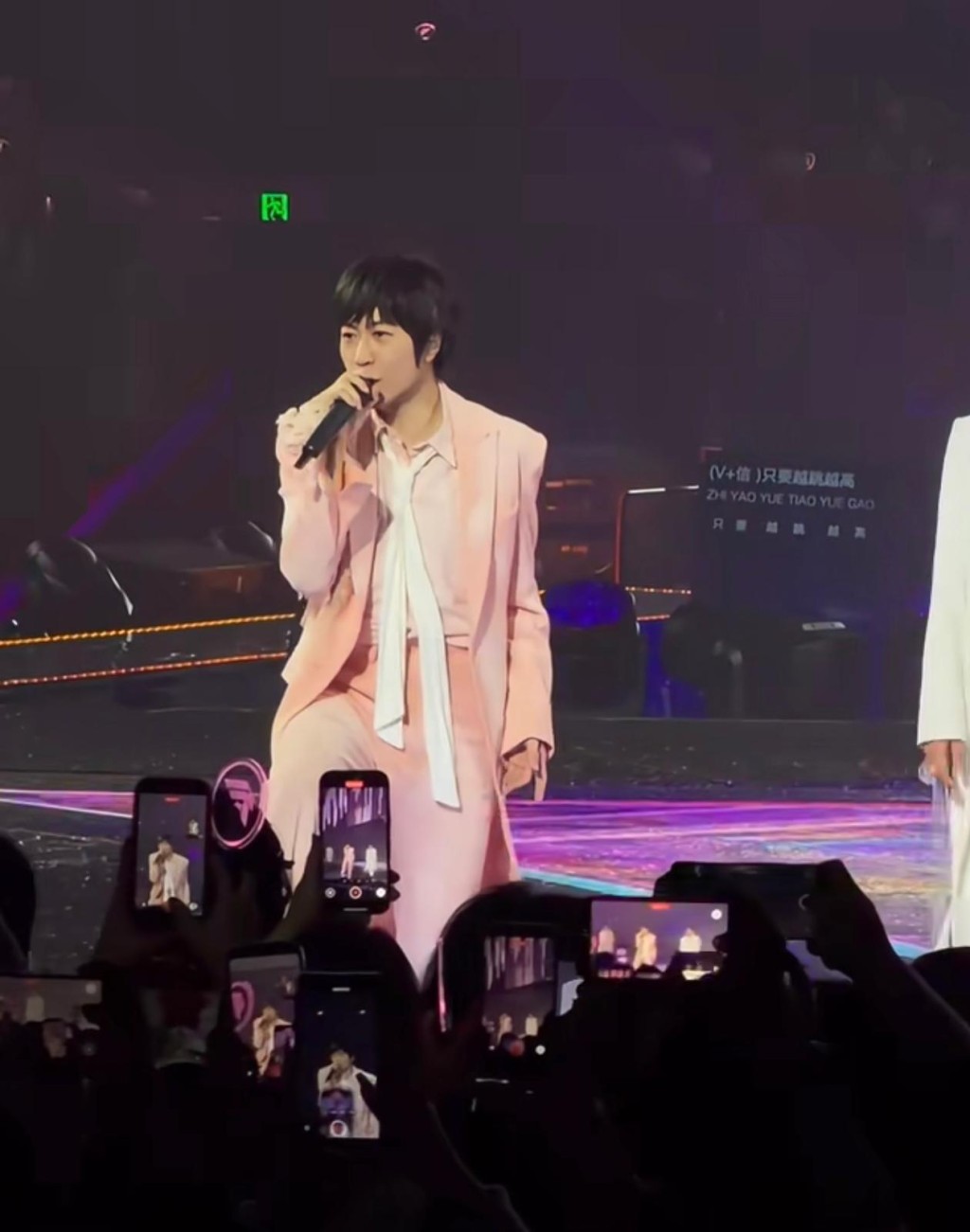 阿信亦有於其個人社交平台報平安。