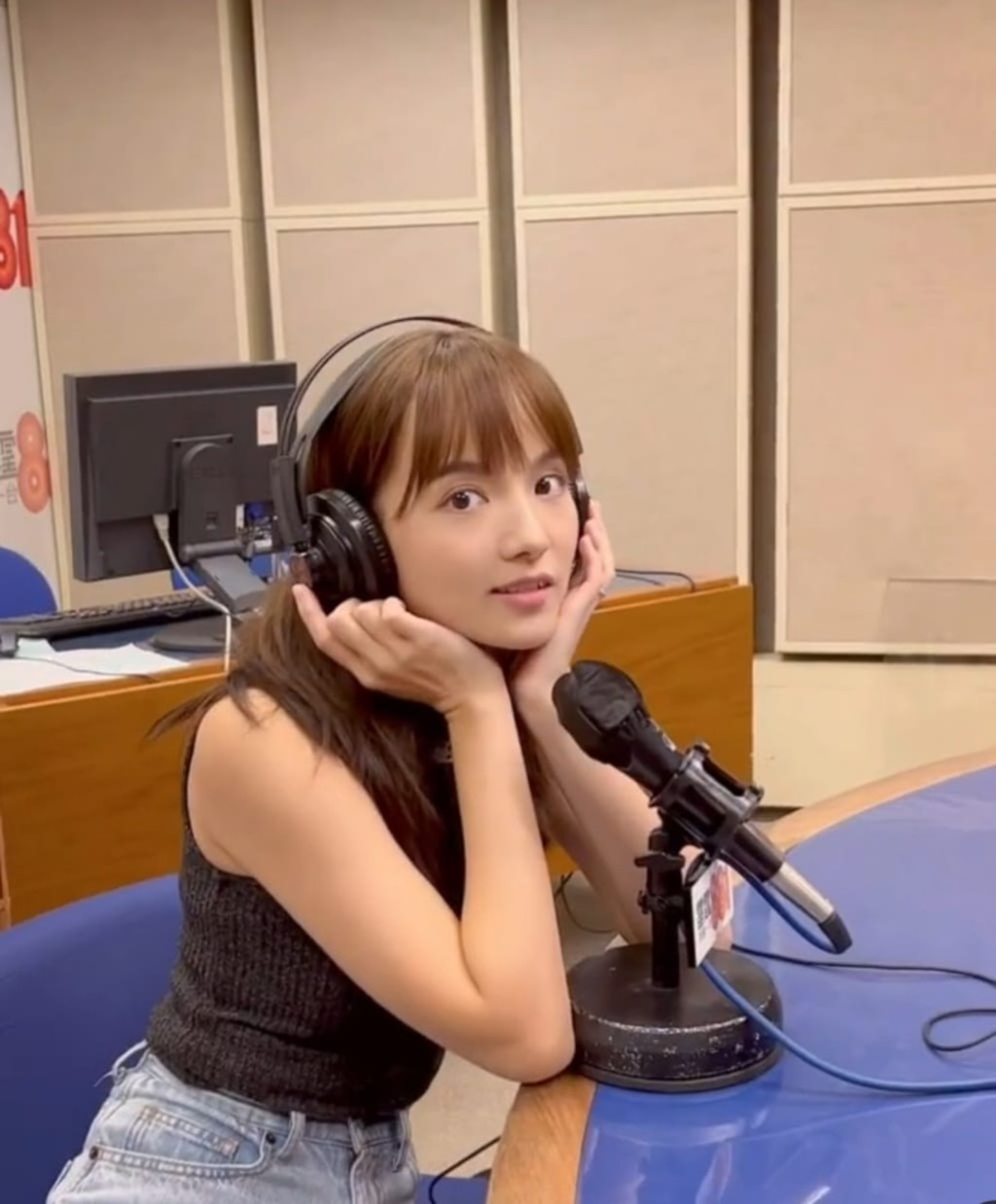 去年1月，陳嘉寶首次擔任電台DJ主持節目，令她得益不淺。