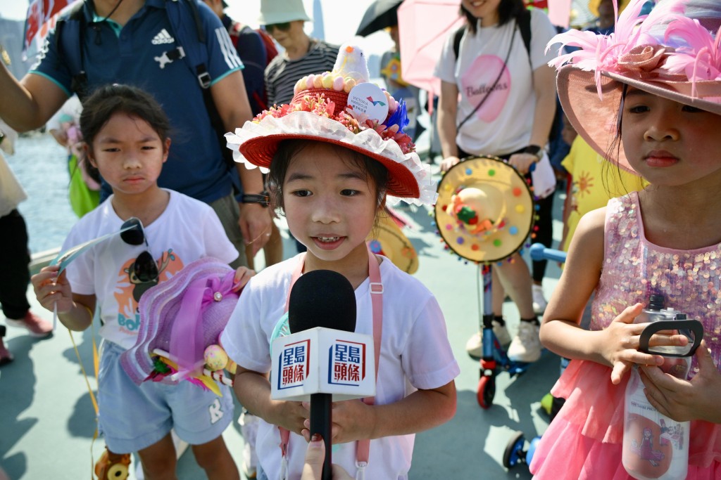第二次参与巡游的陈小朋友表示，帽子节巡游意味著复活节到来。苏正谦摄