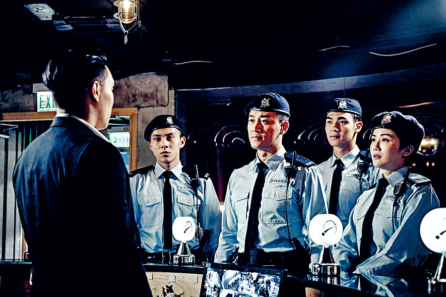 林峰笑言每当穿上制服就即时入戏。