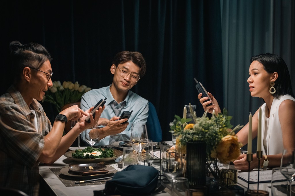 黃浩然專登搵同樣41歲的周國賢、韋羅莎和陳湛文主演。