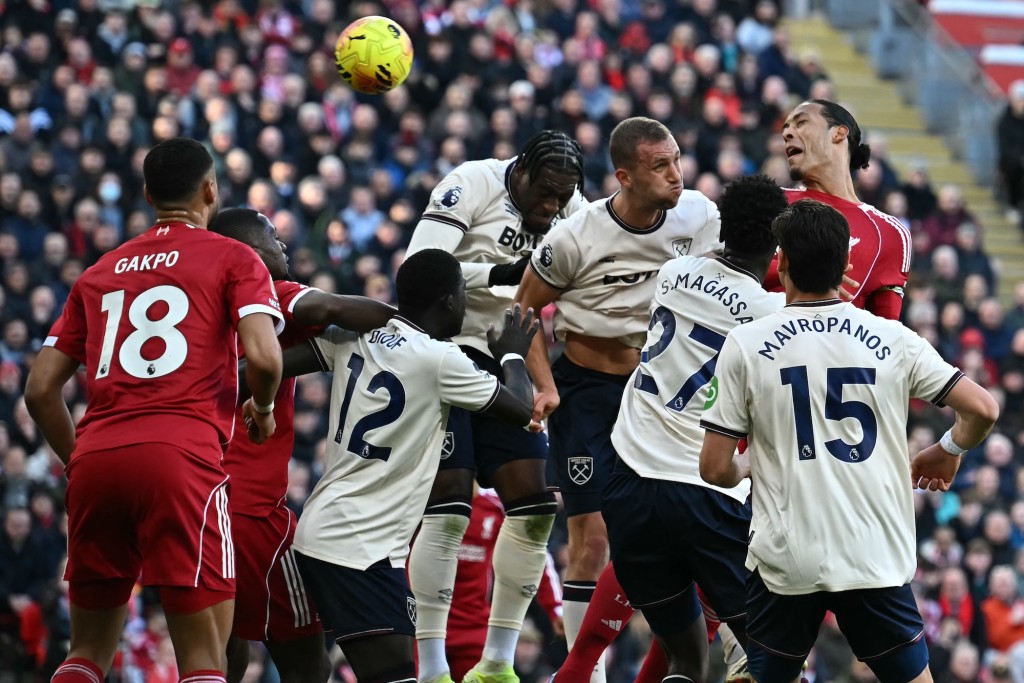 雲迪積克憑角球攻勢，為利物浦頂成2：0。法新社