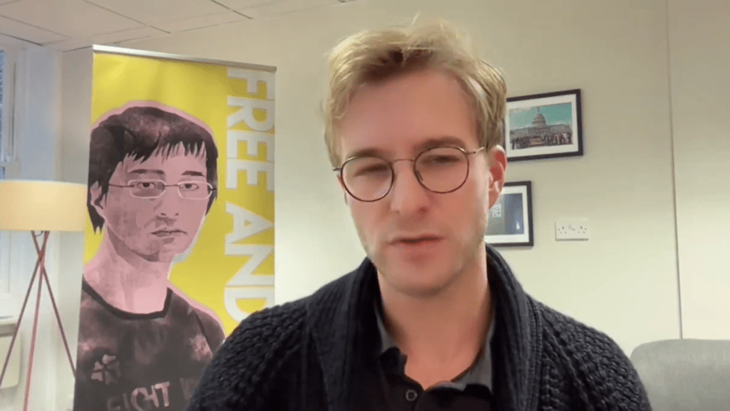 黎智英稱不知道對華政策跨國議會聯盟(IPAC)的存在,但李宇軒卻說黎常從IPAC創辦人裴倫德收到IPAC的活動資料。 黎智英稱不知道對華政策跨國議會聯盟(IPAC)的存在,但李宇軒卻說黎常從IPAC創辦人裴倫德收到IPAC的活動資料。