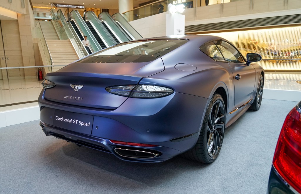 Bentley HK-DCH舉辦The Touch of Mulliner Exhibition:全車最大焦點是配備Mulliner獨有Sequin Blue Satin配色
