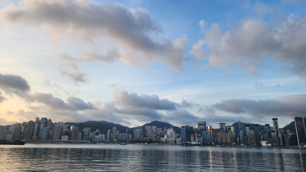 副熱帶高壓脊正為廣東帶來普遍晴朗的天氣。
