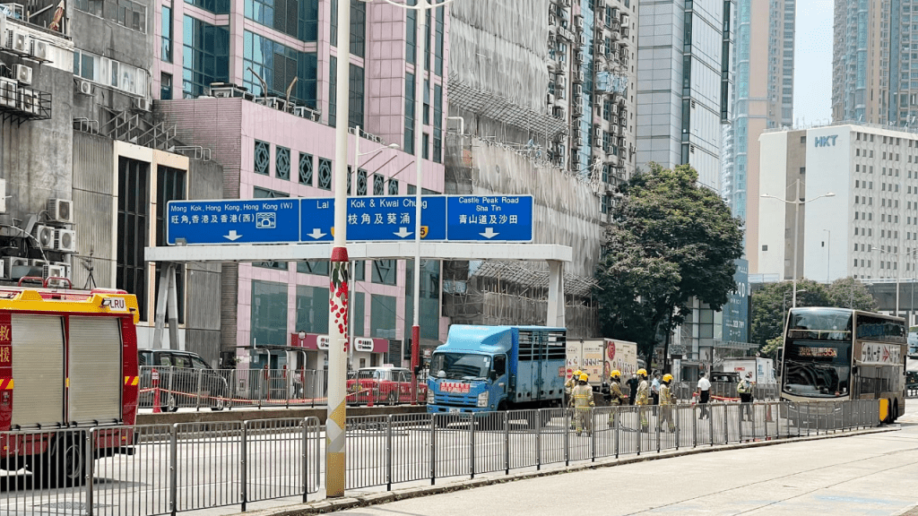 一輛運載石油氣罐貨車疑氣體洩漏。香港突發事故報料區FB圖片