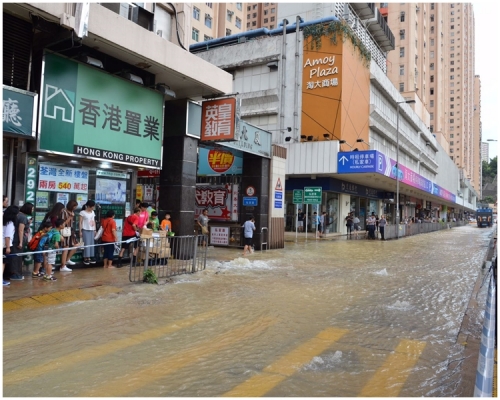 現場為九龍灣淘大商場對開牛頭角道。