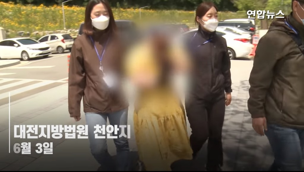 繼母將被起訴「虐待兒童致死」。網上影片截圖