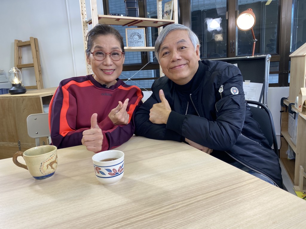田雞為盼盼姐主持的香港開電視節目《盼你賞面》擔任嘉賓。