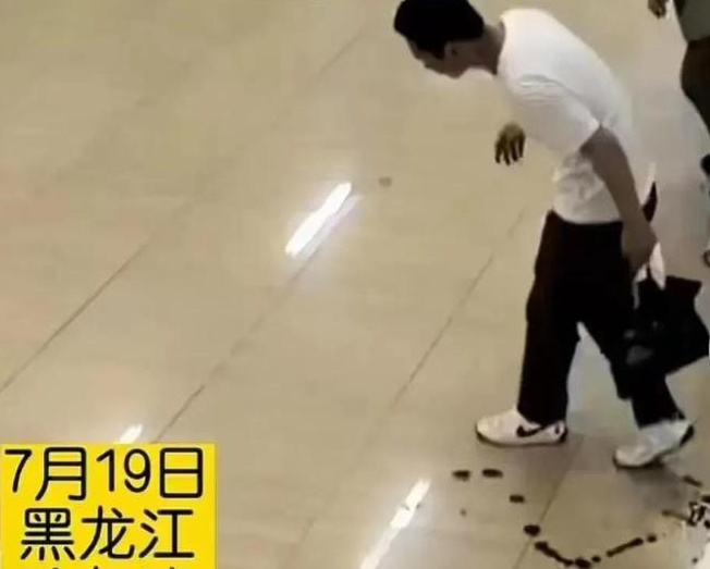 男子嘔血後出現休克。網圖