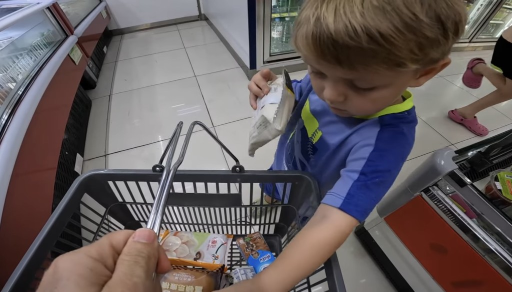  即使是年仅3岁的小孩也能轻易选择到适合他的食品