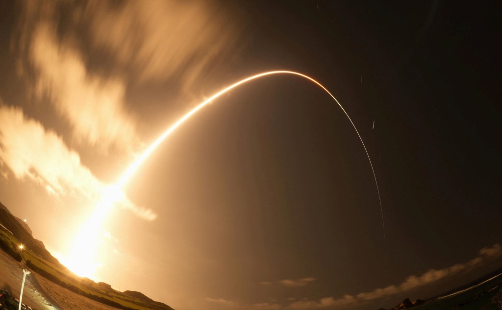 今次任務將挑戰全球首度火星衛星採樣。路透社
