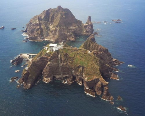 日本島根縣政府今日舉行「竹島日」活動，引起南韓不滿。AP資料圖片