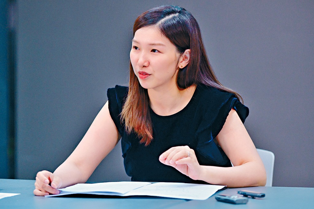 中史科主任鄭貝玉認為，今年短答題整體難度比歷年精闢，考核考生的背誦能力與有否詳讀史料。