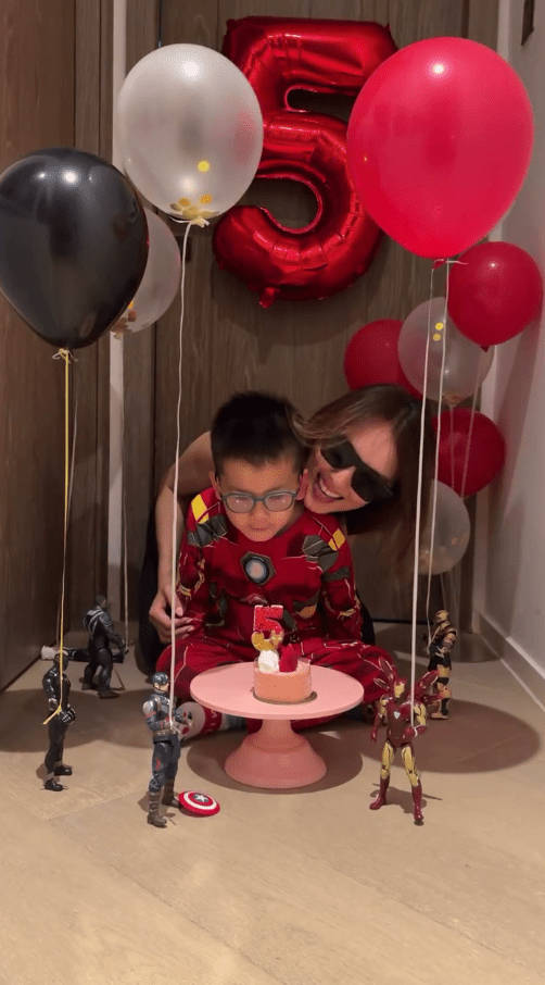 楊洛婷與兒子溫馨合照，畫面感人。