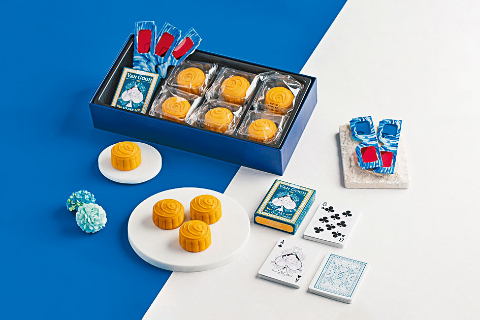 SENSES珍藏版奶黄月饼礼盒，还附上别注版梵高啤牌及3D眼镜。