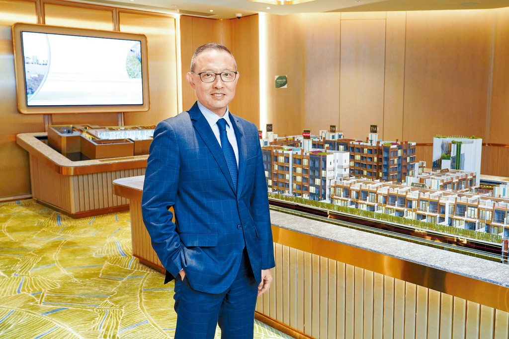 長實郭子威預期，美息最快明年下半年穩定下來，但不代表會減息。