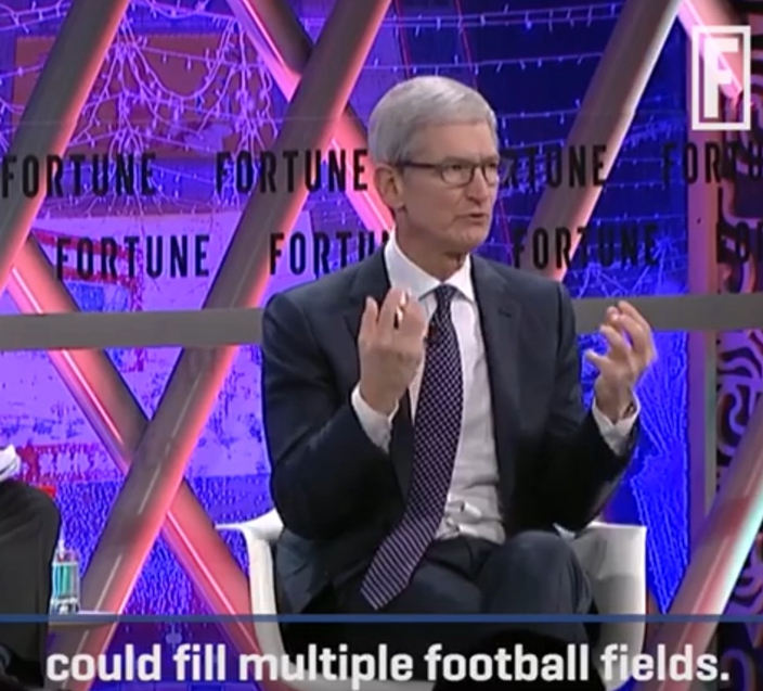 蘋果CEO庫克在2017年財富全球論壇談中國工程師。(網上截圖) 蘋果CEO庫克在2017年財富全球論壇談中國工程師。(網上截圖)