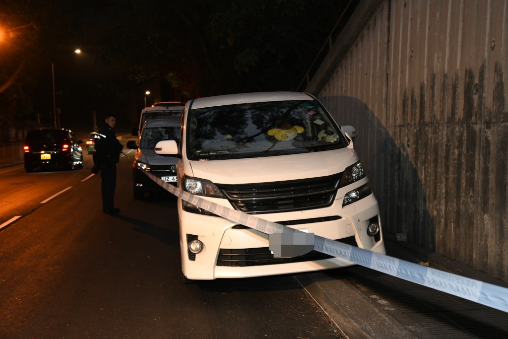 男子駕駛七人車於廈村路遭劫。