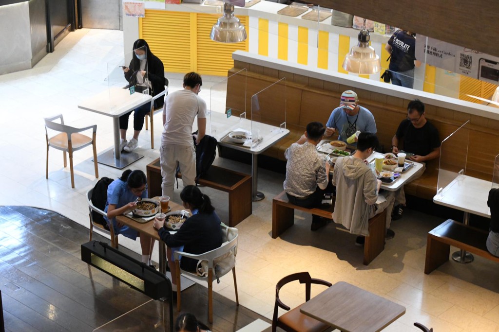 本港4月綜合消費物價指數按年升0.7%,較前月升幅加快0.2個百分點。